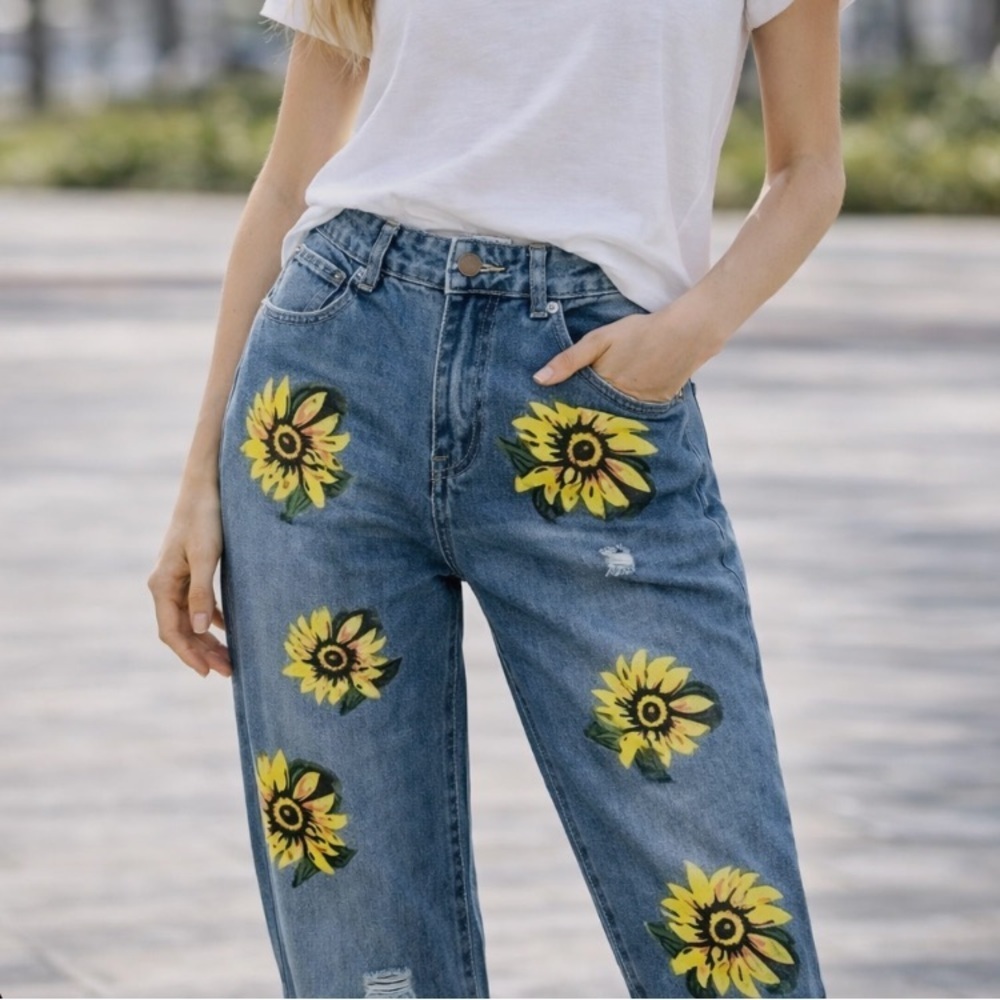 Mislook HighRise “Daisy” Med Wash Faded Whiskered‎ Mom Ankle Jeans Size S